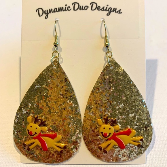 Christmas Gold glitter faux leather Reindeer earrings - Picture 6 of 7
